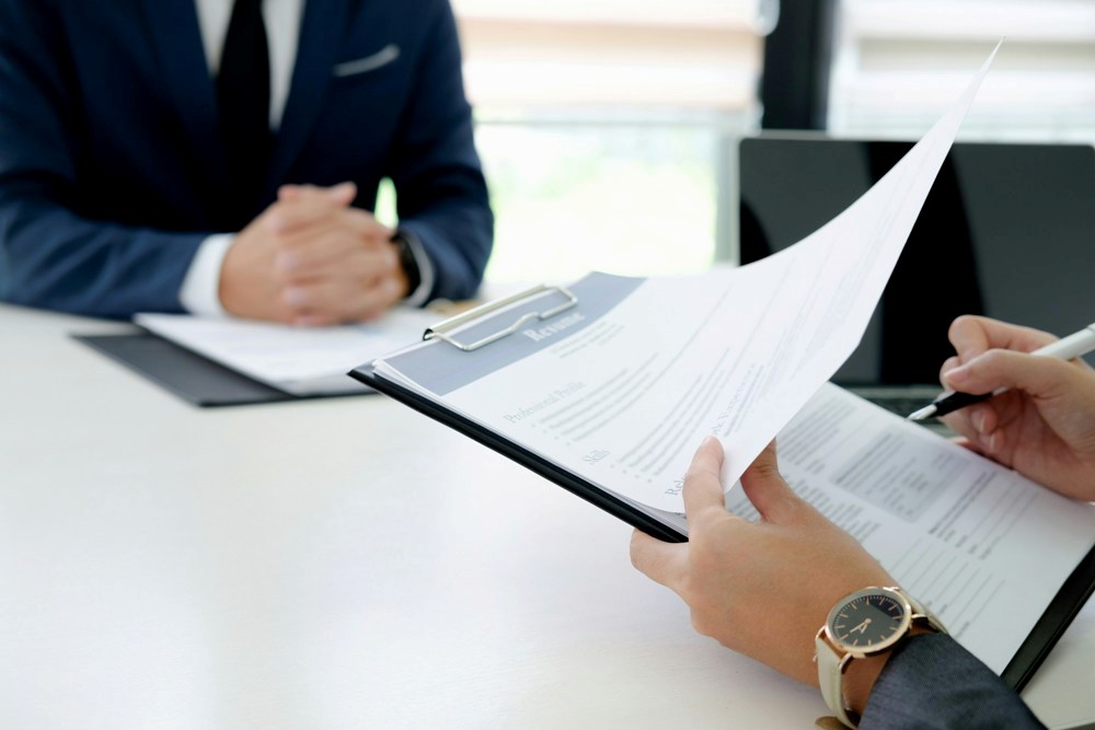 Learn How to Write a Resume from a Professional Recruiter